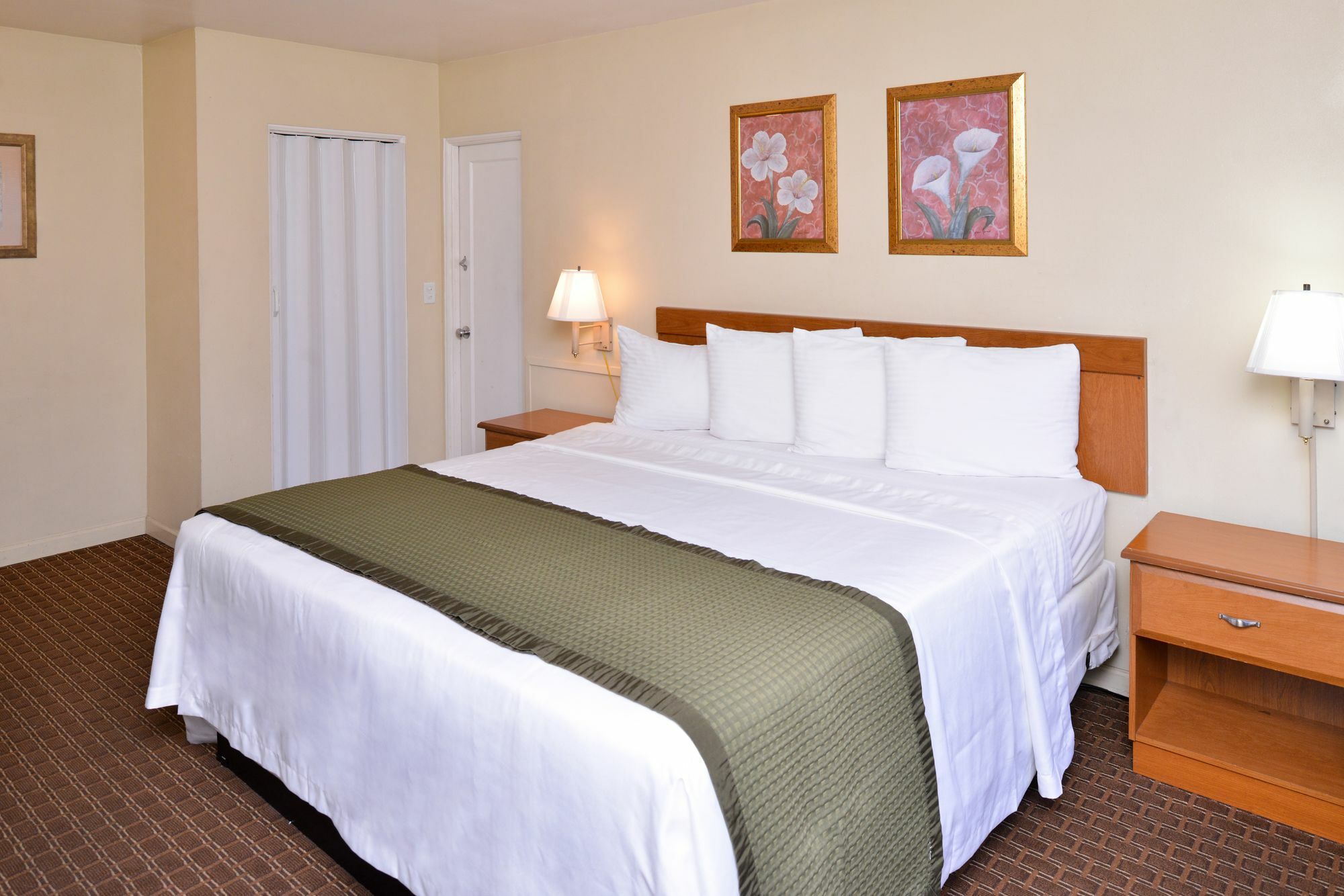 Travelodge By Wyndham Eugene Downtown/University Of Oregon Экстерьер фото