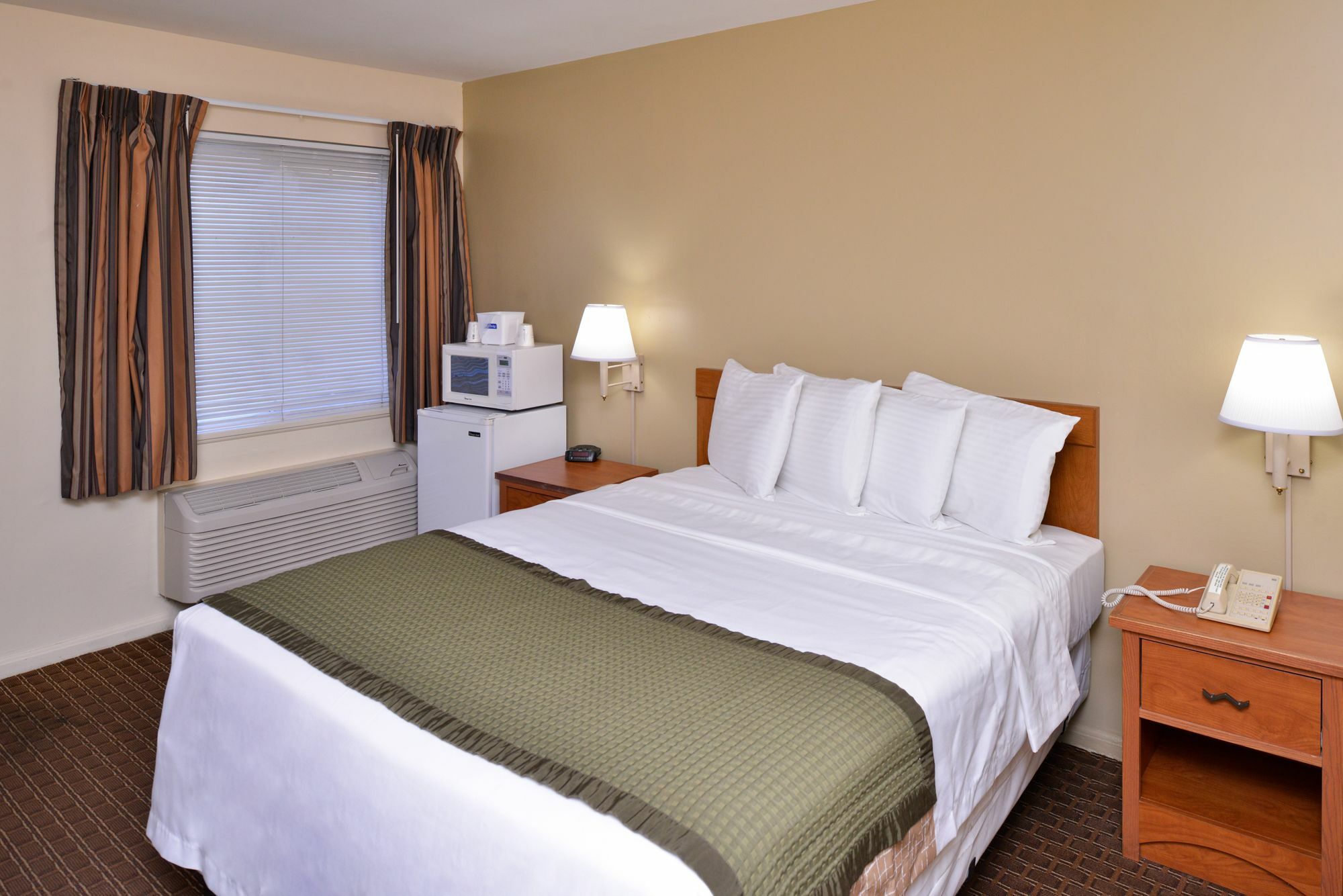 Travelodge By Wyndham Eugene Downtown/University Of Oregon Экстерьер фото