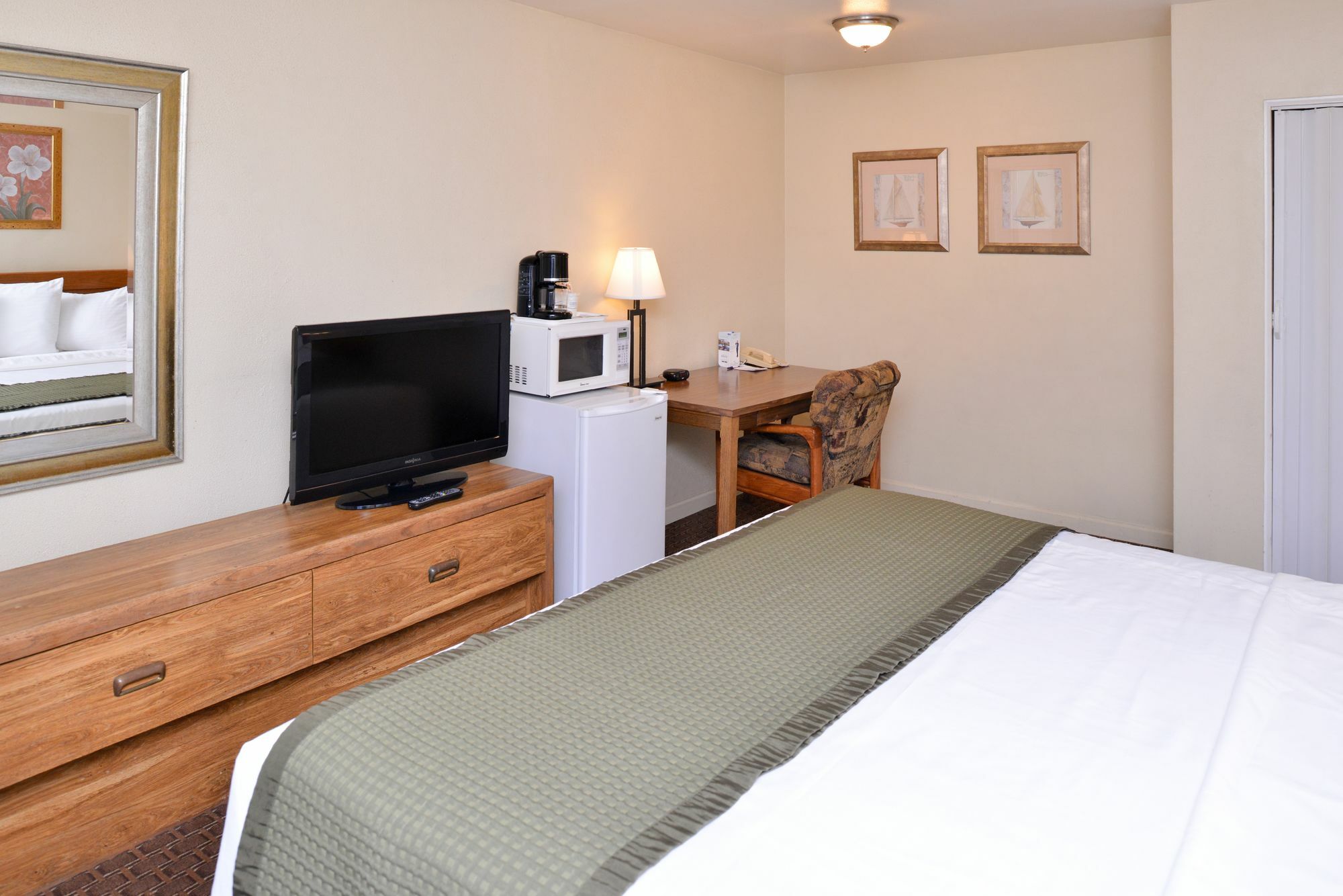 Travelodge By Wyndham Eugene Downtown/University Of Oregon Экстерьер фото