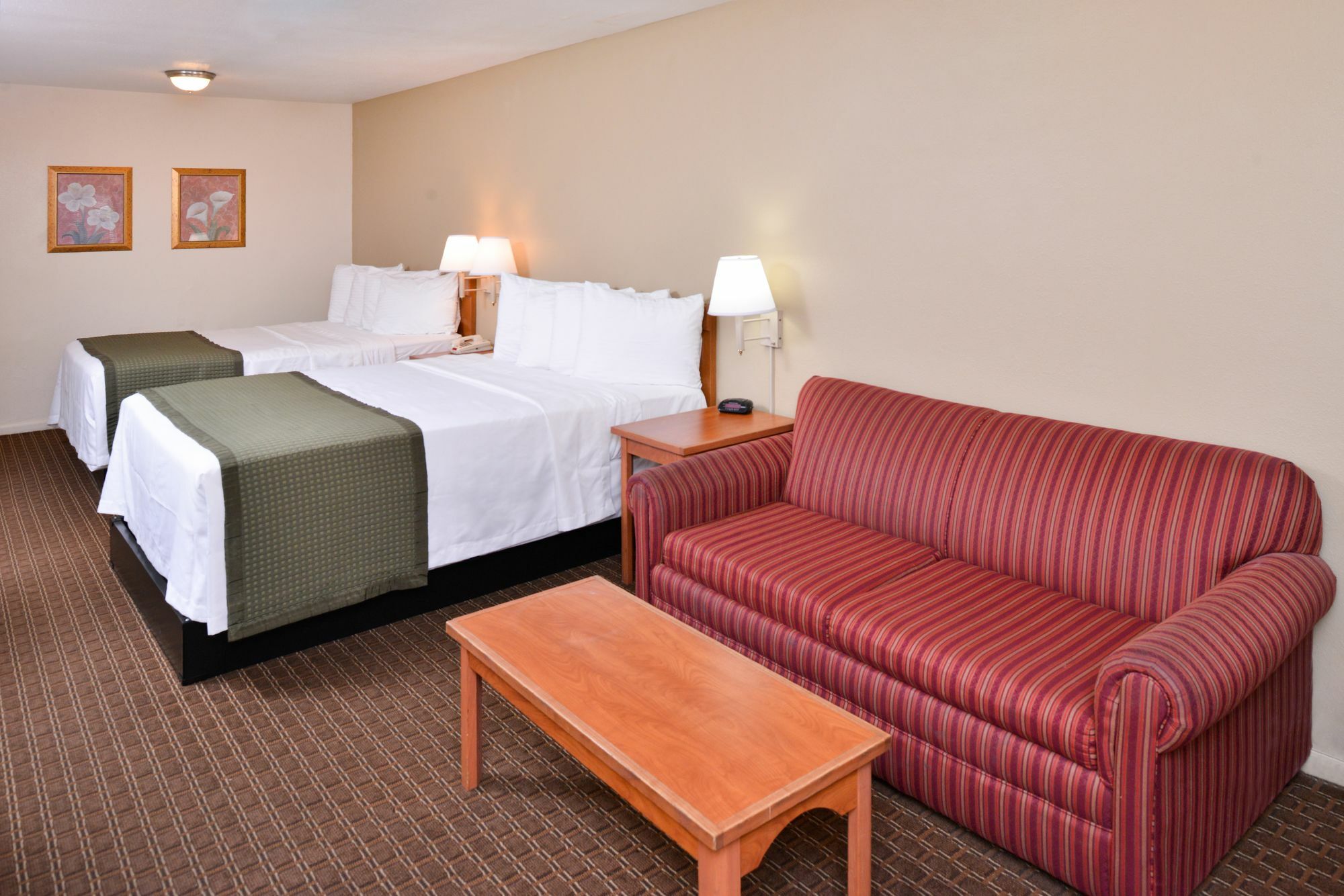 Travelodge By Wyndham Eugene Downtown/University Of Oregon Экстерьер фото