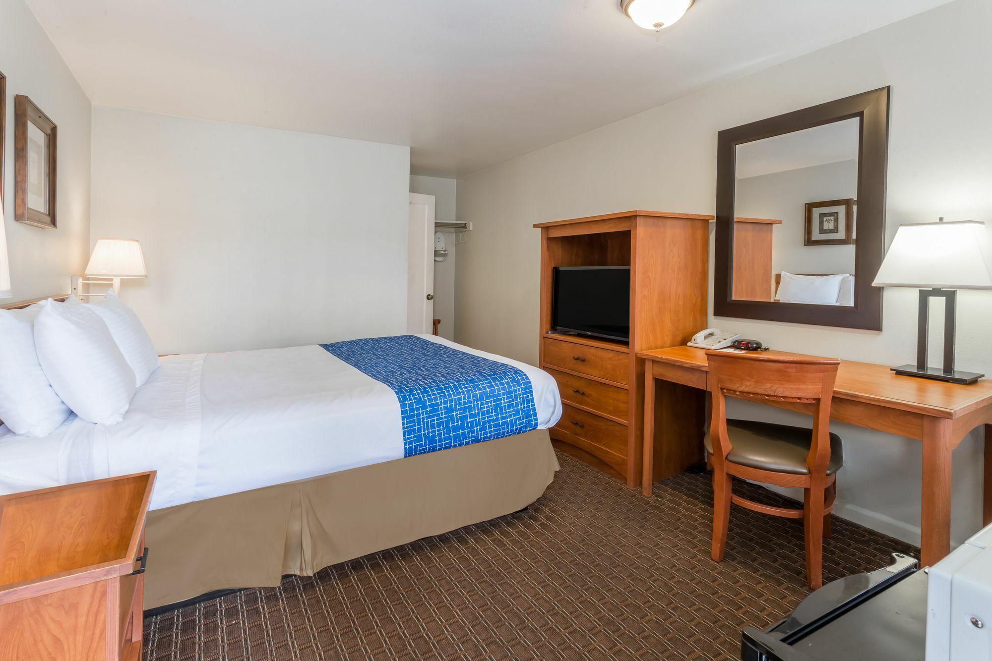 Travelodge By Wyndham Eugene Downtown/University Of Oregon Экстерьер фото